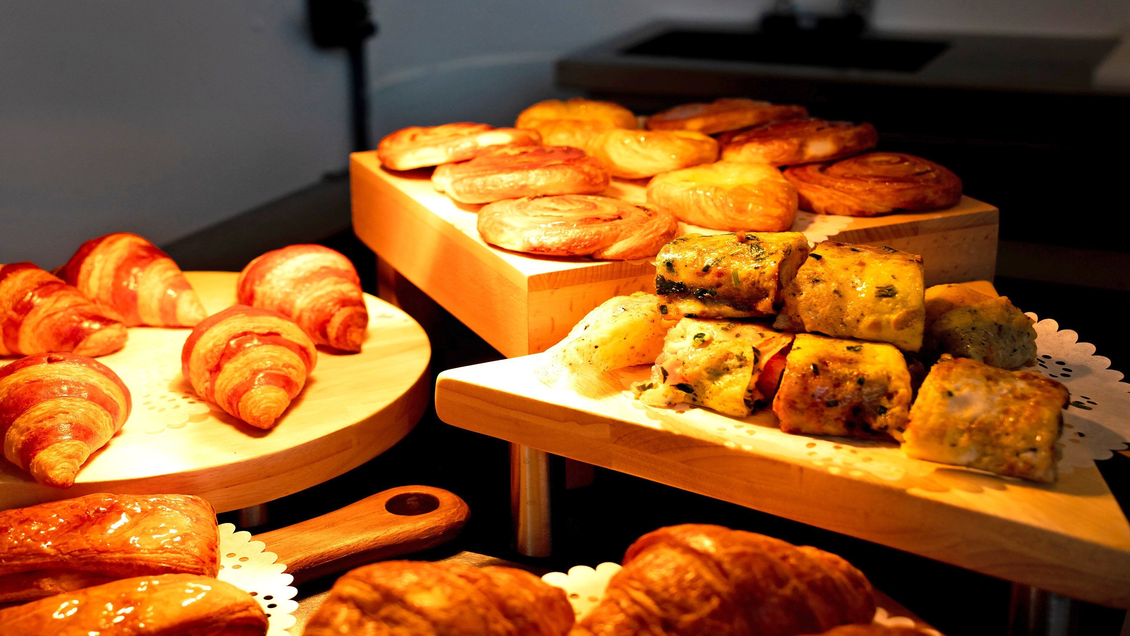 صورة Holiday Inn Shanghai Nanjing Road في شنغهاي 9