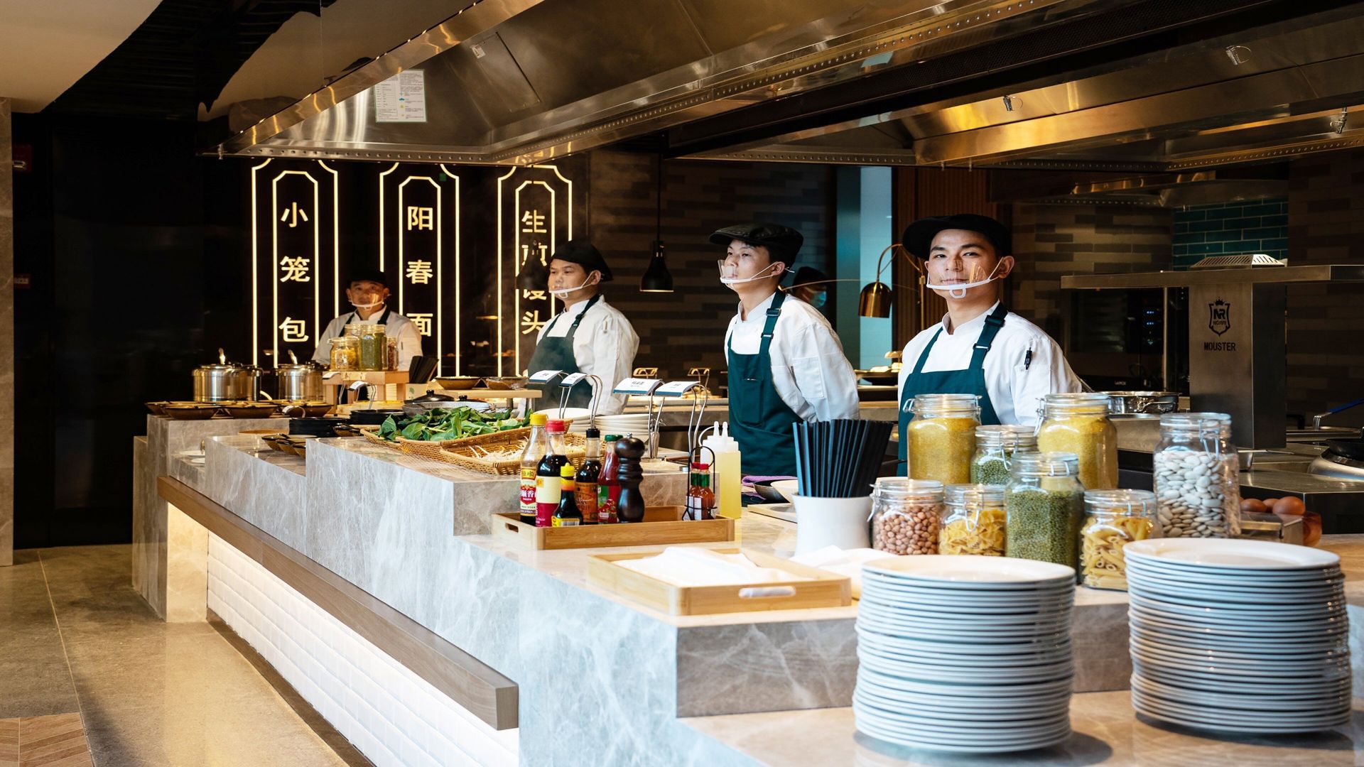 صورة Holiday Inn Shanghai Nanjing Road في شنغهاي 8