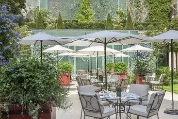 صورة لو بريستول باريس في باريس 4
